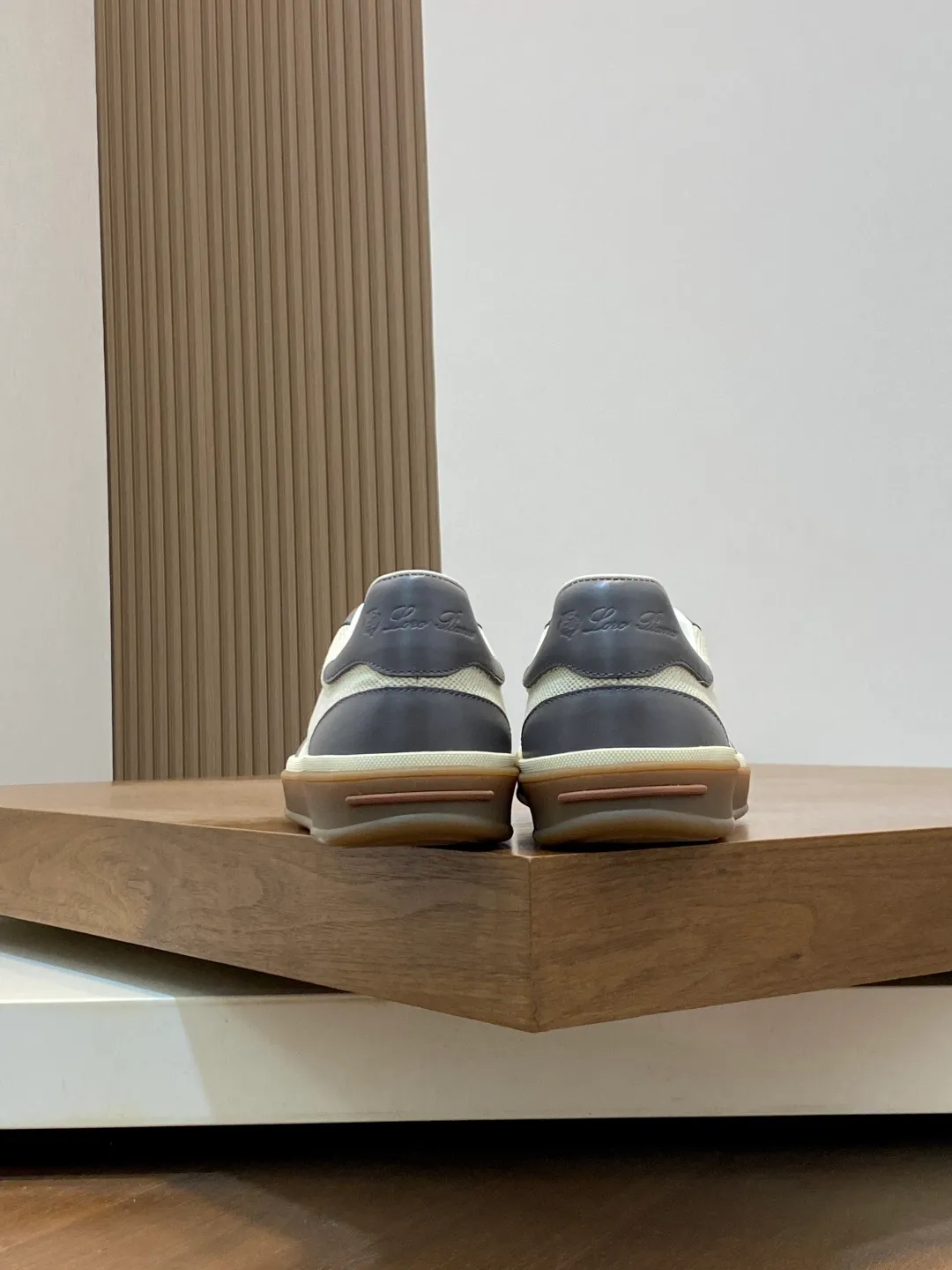 💰760 Loro Piana - Classic casual shoes, men's lace-up casual shoes and sneakers, high-quality lightweight and comfortable fabrics, suitable for outdoor leisure, the color scheme is young and energetic, and it looks great with sportswear or casual suits! Code number: 39-44 (38, 45, 46, can be customized)
